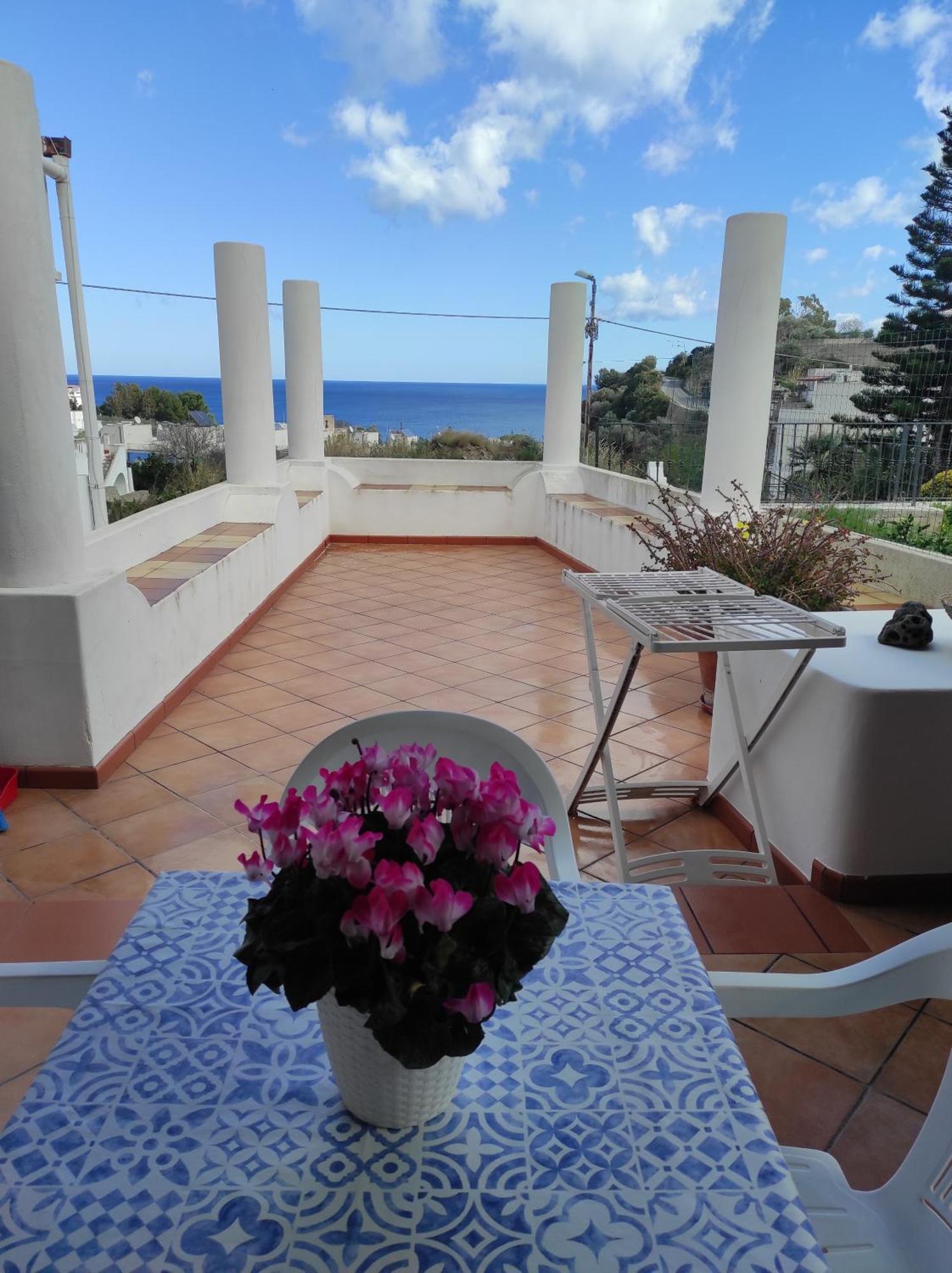 Holiday Home Mennulita Lipari  Eksteriør billede
